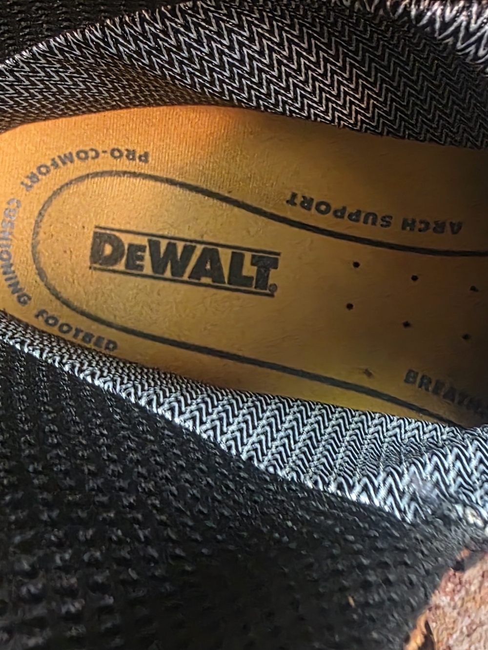 Men's Black Slip-Resistant Work Shoe